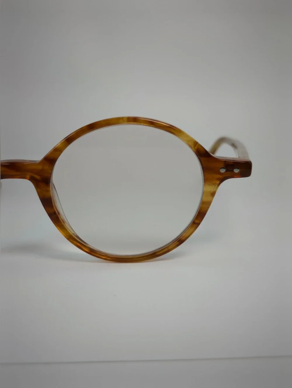 Flavor. Vintage-Style Round Tortoiseshell Round Mid Mount Temple.